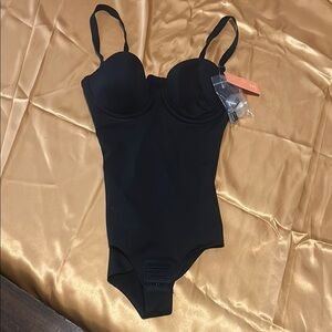 Elegant Black Shapewear with Sweetheart Neckline